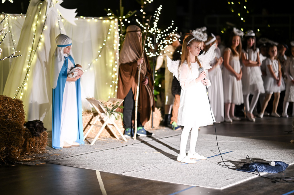 Kiermasz dla Lenki i jasełka w Czwórce