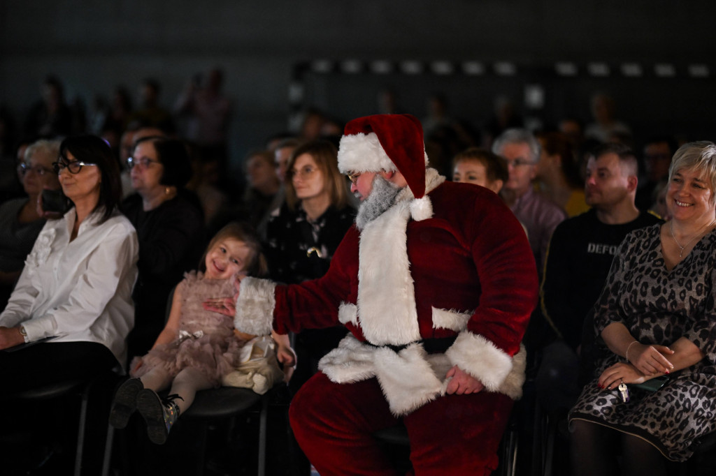 Kiermasz dla Lenki i jasełka w Czwórce