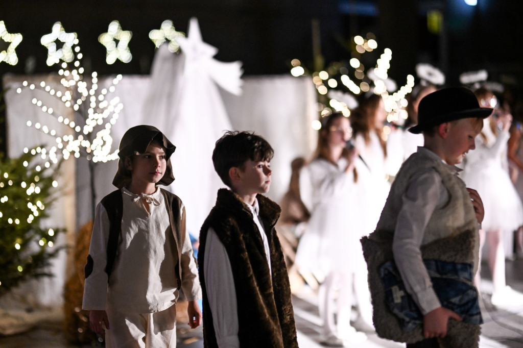 Kiermasz dla Lenki i jasełka w Czwórce