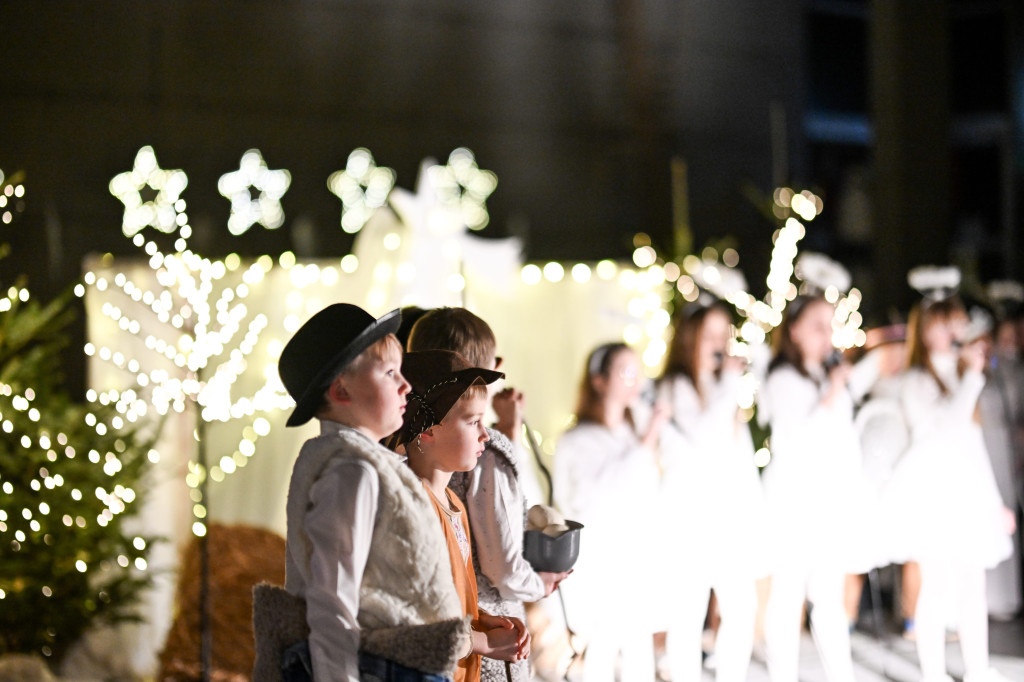 Kiermasz dla Lenki i jasełka w Czwórce