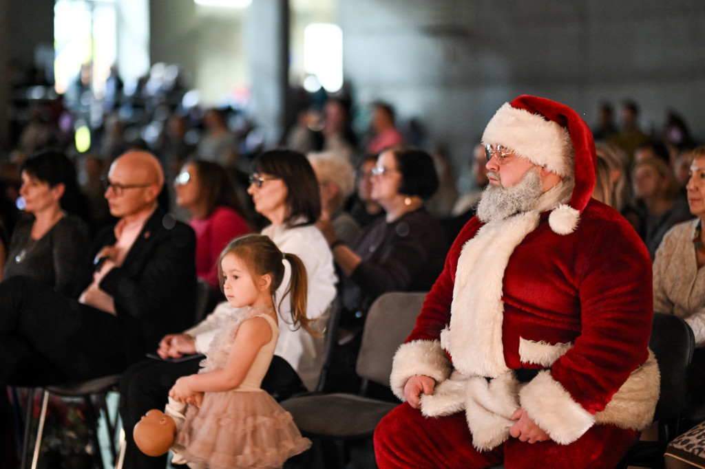 Kiermasz dla Lenki i jasełka w Czwórce