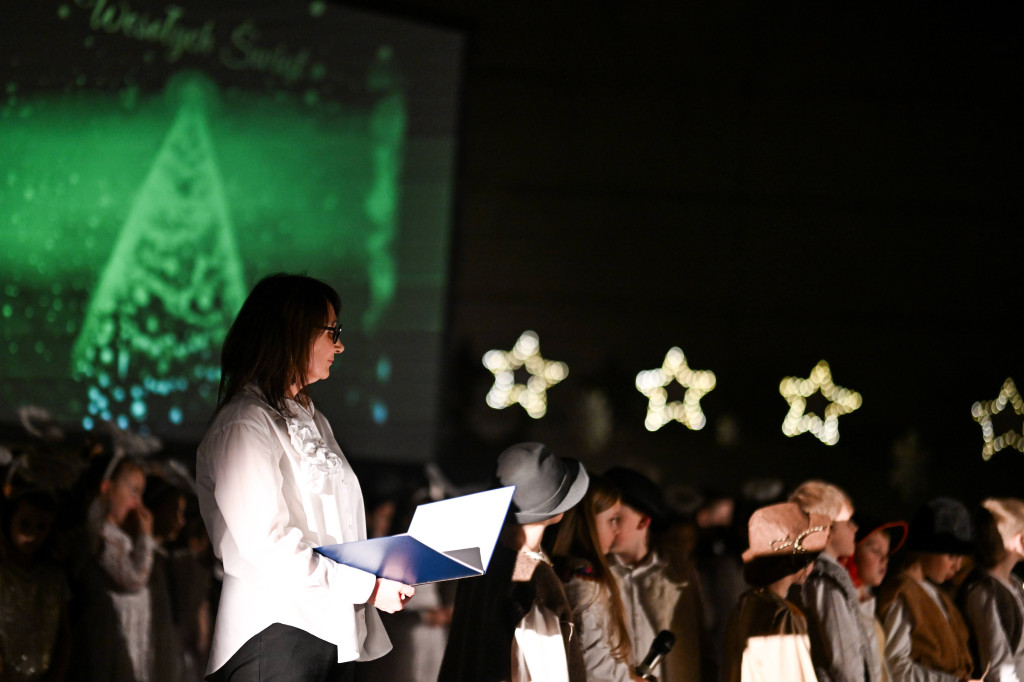Kiermasz dla Lenki i jasełka w Czwórce