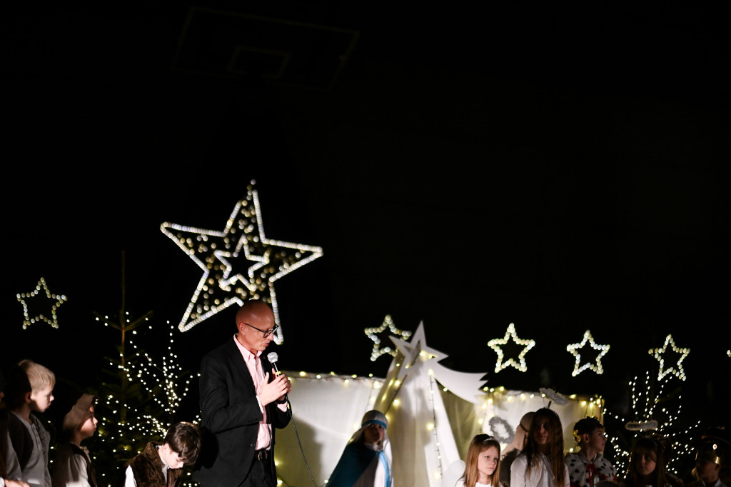 Kiermasz dla Lenki i jasełka w Czwórce