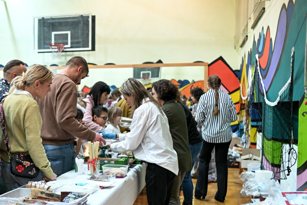 Kiermasz dla Lenki i jasełka w Czwórce