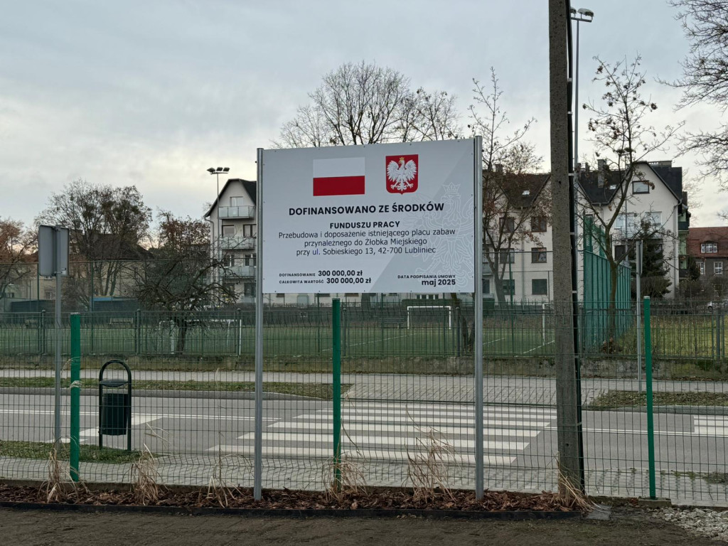 Lubliniec. Plac zabaw przy żłobku po liftingu