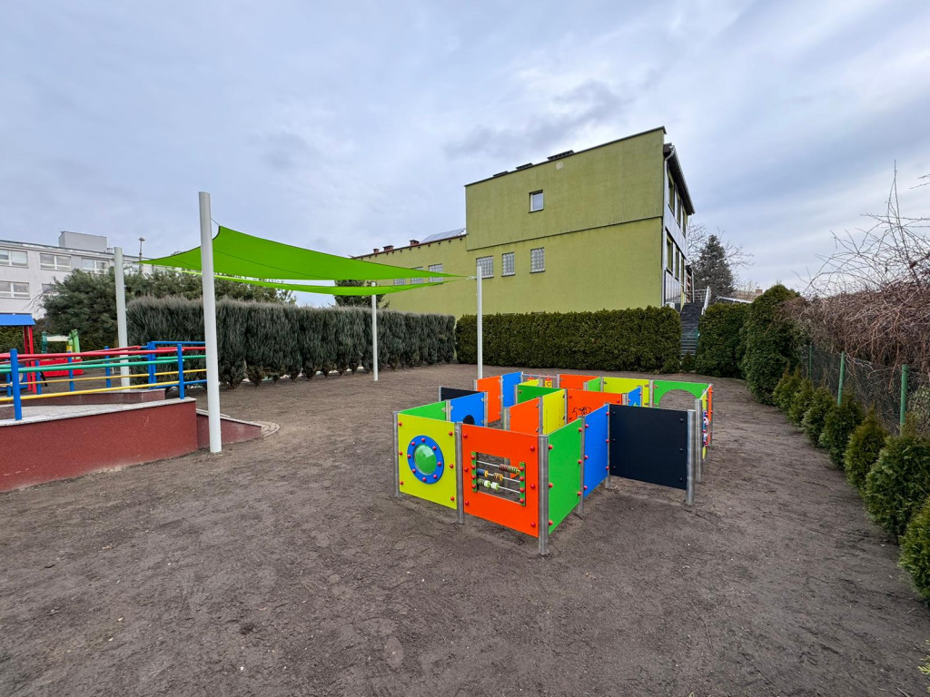 Lubliniec. Plac zabaw przy żłobku po liftingu