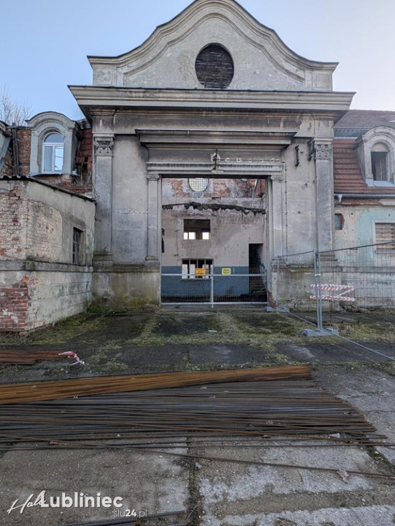 Przez dekady niszczała, dzisiaj jest atrakcją turystyczną