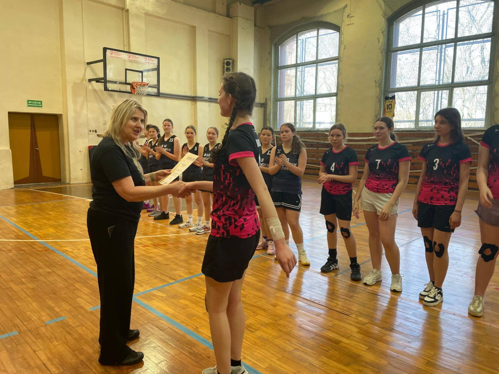 Lubliniec. Nasi koszykarze na drugich miejscach