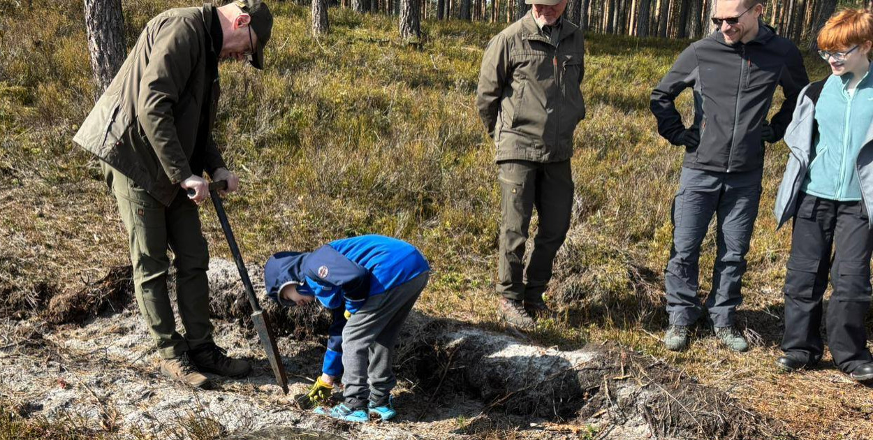 Mieszkańcy posadzili las z leśnikami w Lublińcu