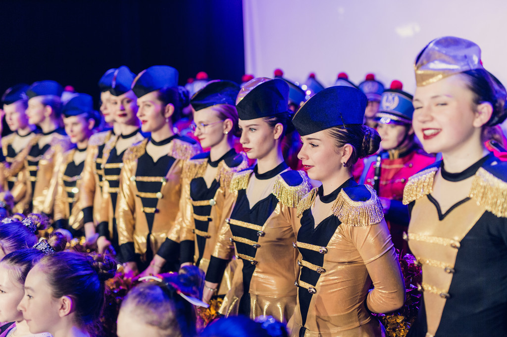 Lubliniec. Mażoretki Szafir na scenie