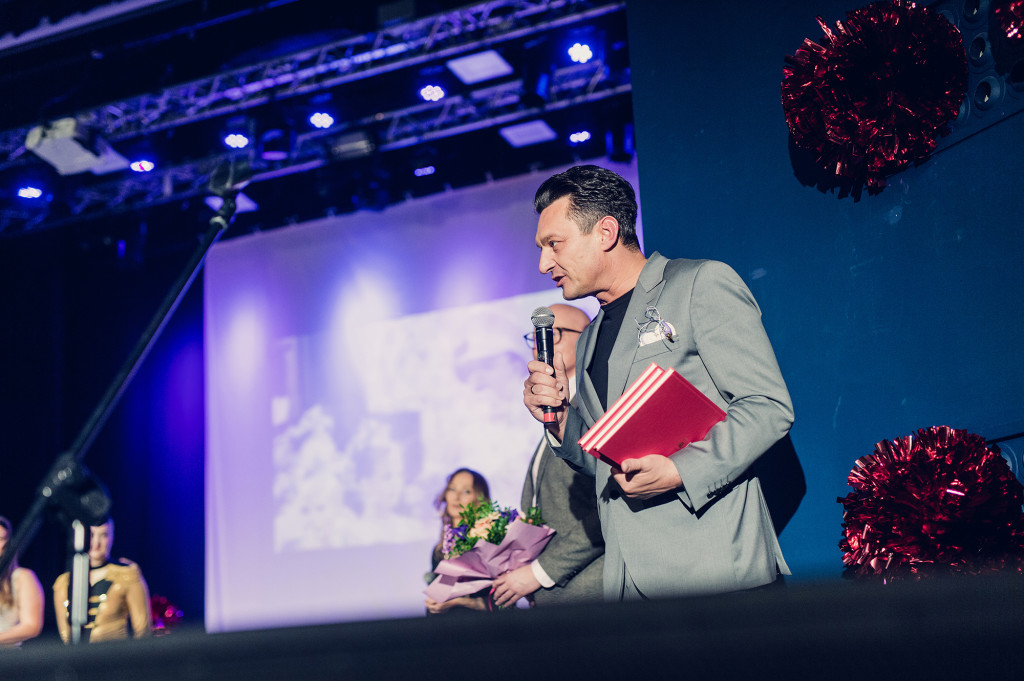 Lubliniec. Mażoretki Szafir na scenie