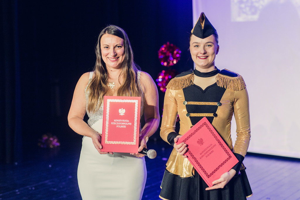 Lubliniec. Mażoretki Szafir na scenie