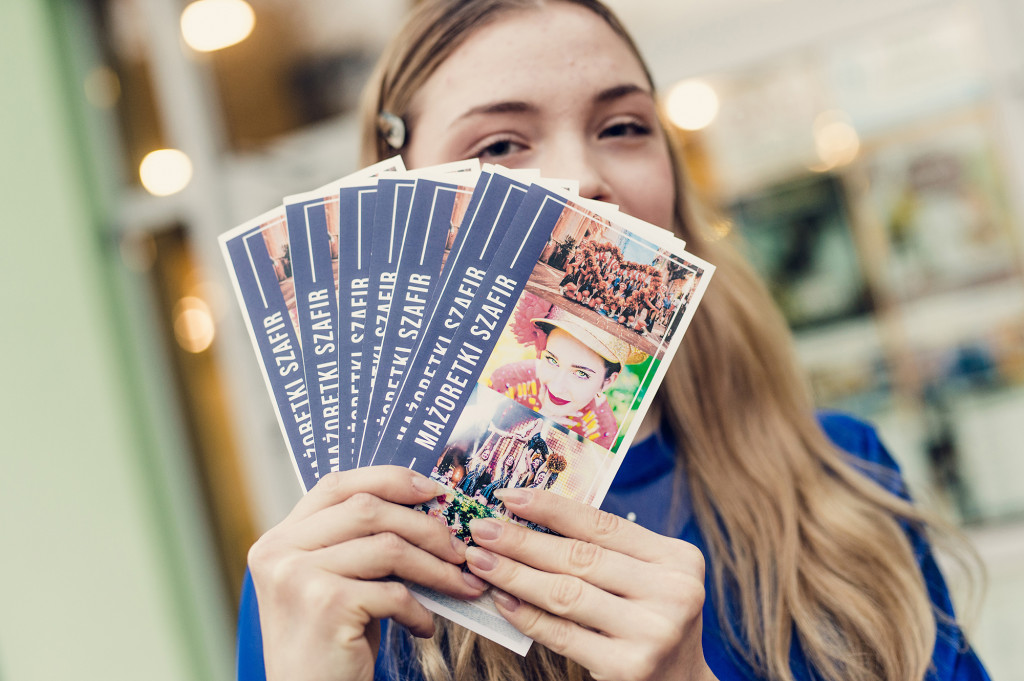 Lubliniec. Mażoretki Szafir na scenie