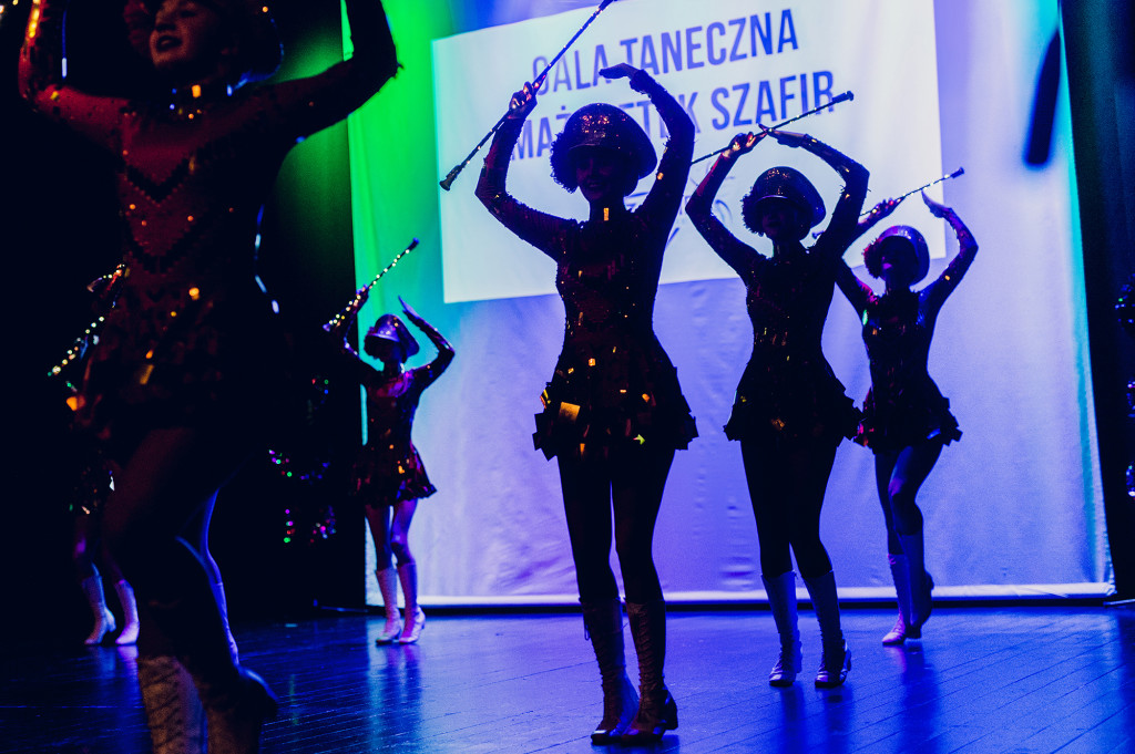 Lubliniec. Mażoretki Szafir na scenie