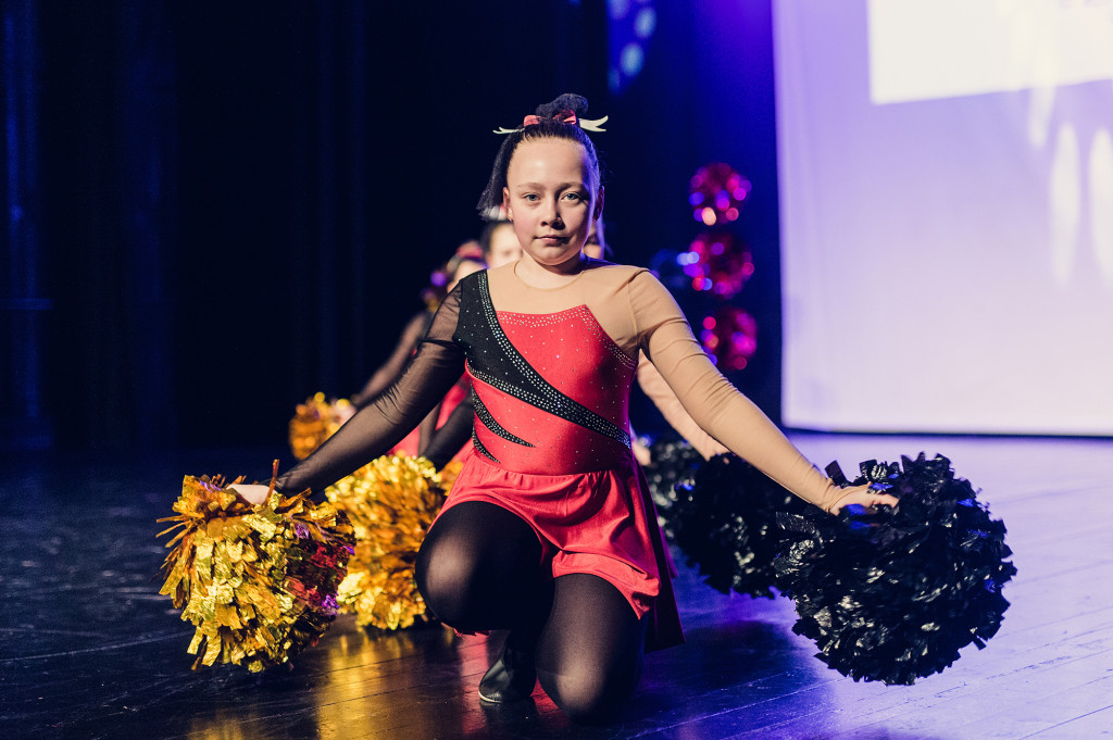 Lubliniec. Mażoretki Szafir na scenie