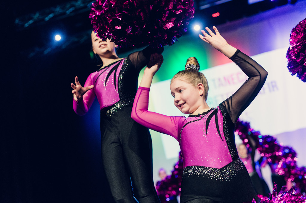 Lubliniec. Mażoretki Szafir na scenie