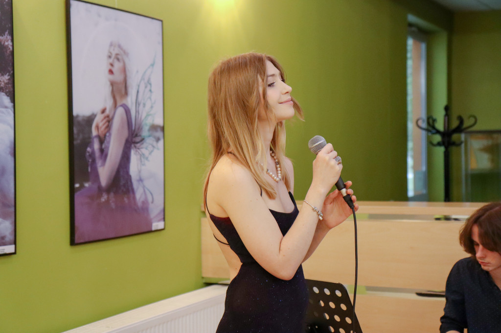 Lubliniec. Fortuńska i Steczkowska na wernisażu