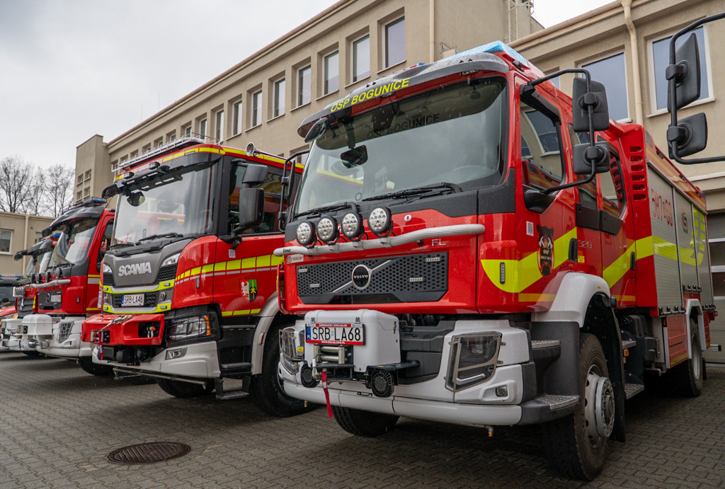 Powiat lubliniecki. Nowe wozy dla naszych OSP