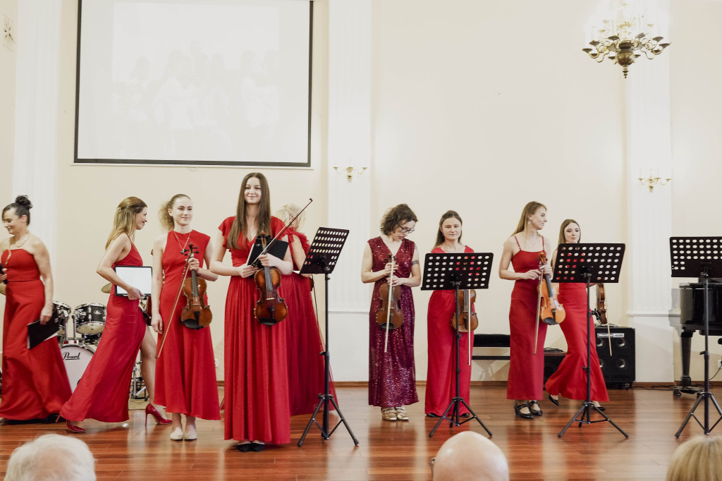 Szkoła świętuje. Fotorelacja z jubileuszu