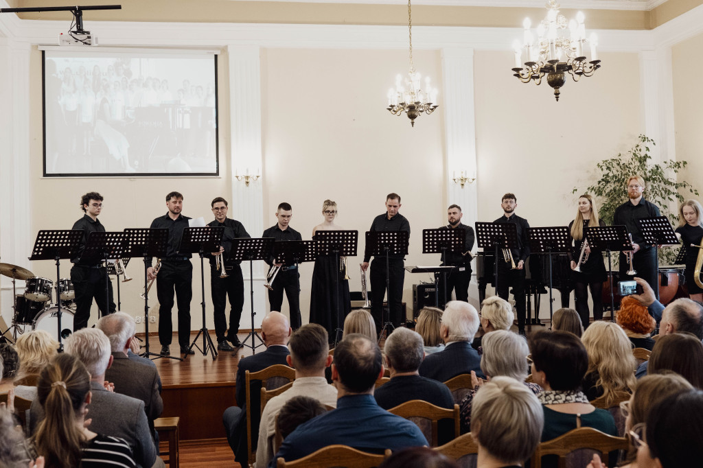 Szkoła świętuje. Fotorelacja z jubileuszu