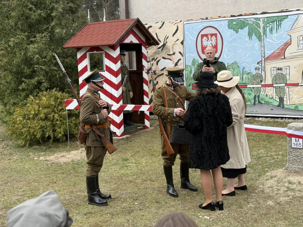 Lubliniec. Odsłonięcie pomnika, komiks i...