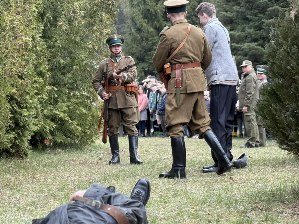Lubliniec. Odsłonięcie pomnika, komiks i...