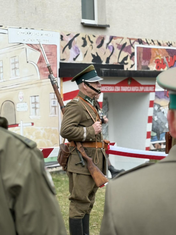 Lubliniec. Odsłonięcie pomnika, komiks i...