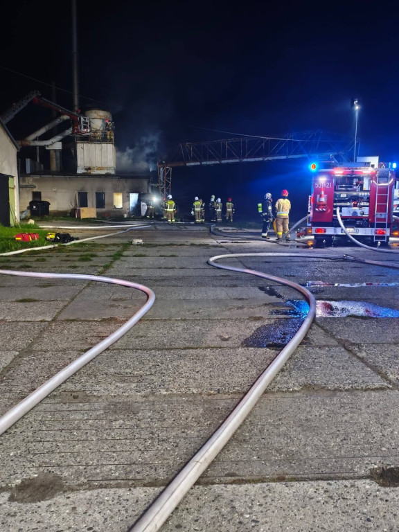 Lubliniec. Nocny pożar w tartaku