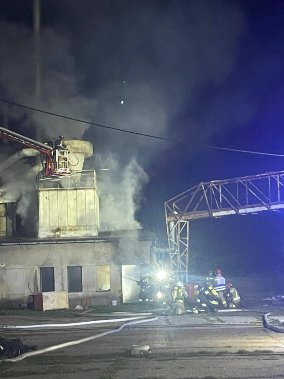 Lubliniec. Nocny pożar w tartaku