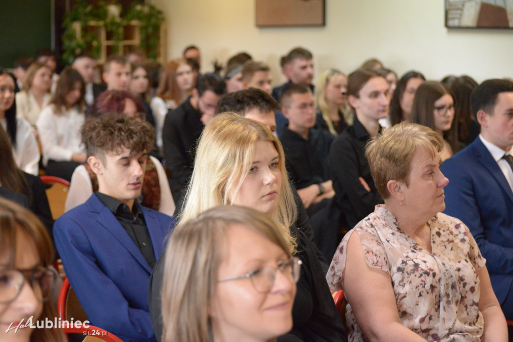 Pożegnanie maturzystów w ZSOT w Lublińcu