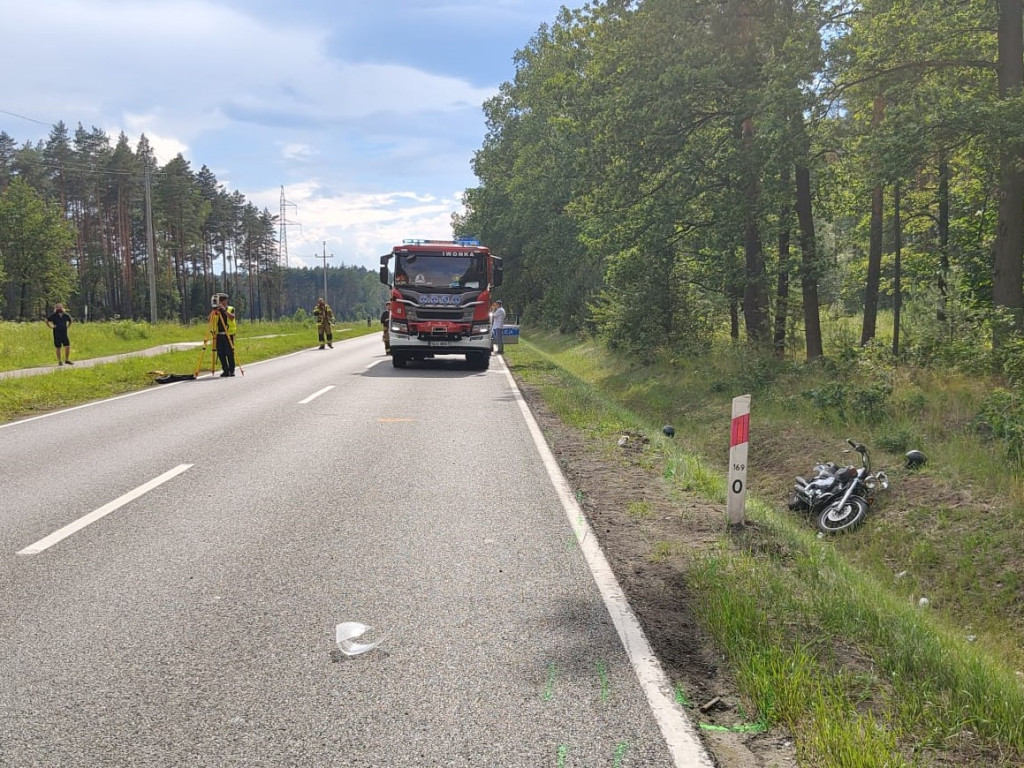 Zderzenie osobówki i motocykla. Wezwano LPR