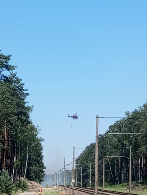 Lubliniec. Groźny pożar, zaczęło się od pociągu?