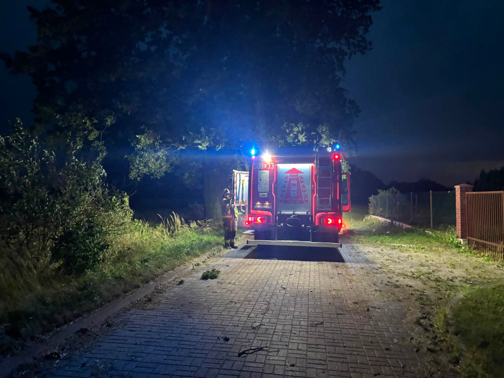 Piorun uderzył w dom, ponad 20 burzowych wyjazdów