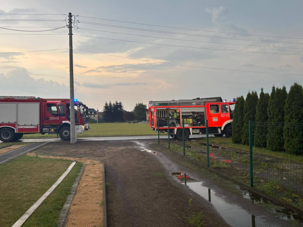 Piorun uderzył w dom, ponad 20 burzowych wyjazdów