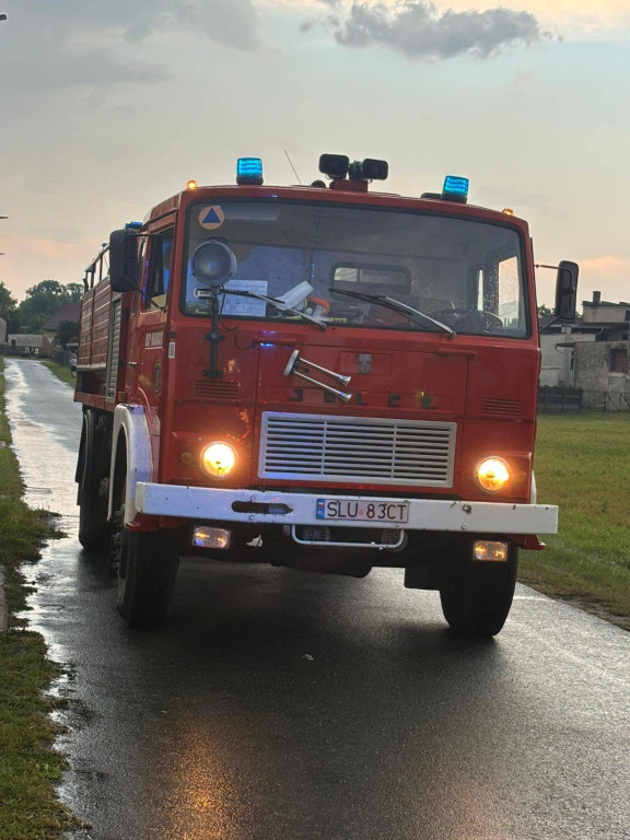 Piorun uderzył w dom, ponad 20 burzowych wyjazdów