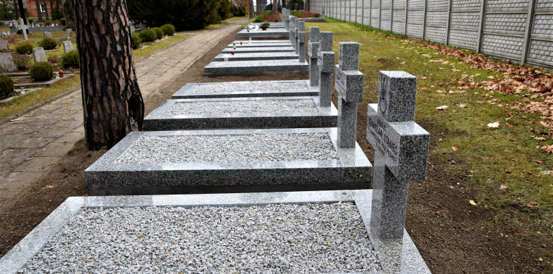 Lubliniec. Cmentarz wojskowy. Fot. IPN Katowice