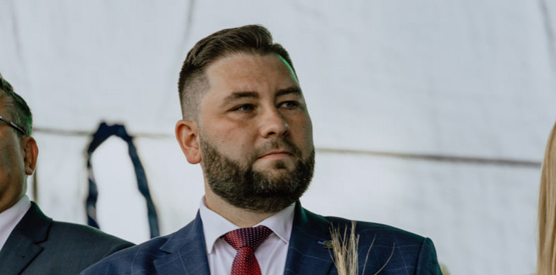 Woźniki. Burmistrz Michał Aloszko dostał podwyżkę. Fot. UM Woźniki