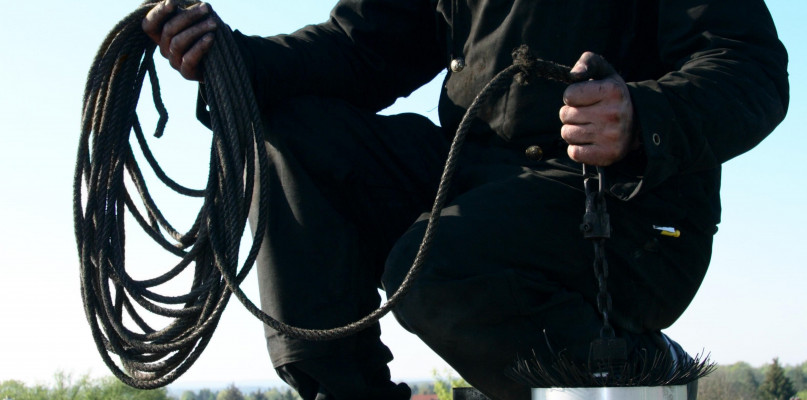 Kochanowice bez kominiarza? Fot. Canva.com