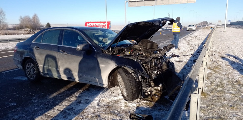 Kolizja na autostradzie. Fot. OSP Woźniki