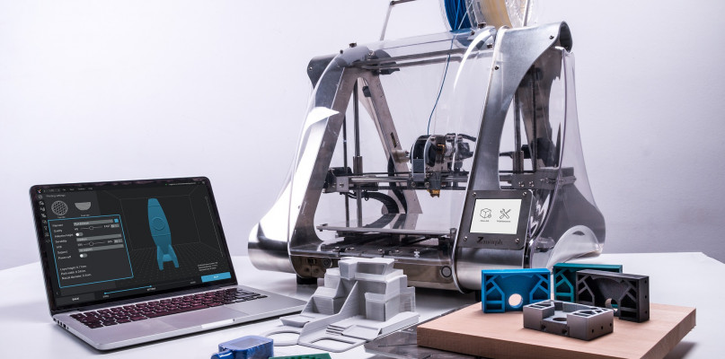 Lubliniec. Do obligatoryjnego wyposażenia podstawowego należą m.in. drukarki 3D z akcesoriami. Fot. Pixabay