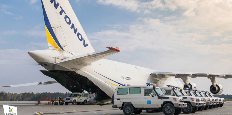 Na pokładzie Rusłana było 20 ambulansów. Fot. Piotr Adamczyk, Katowice Airport