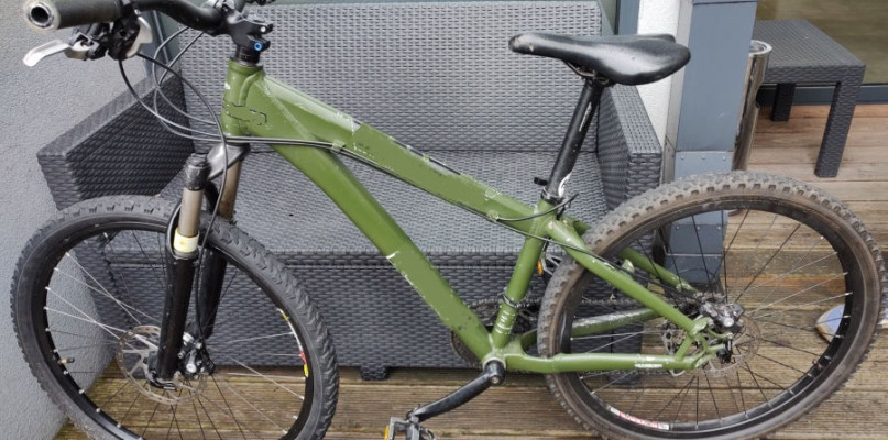 Policjanci szukają właściciela roweru, który został znaleziony 8 czerwca w okolicy ul. Edyty Stein w Lublińcu. Fot. Archiwum policji