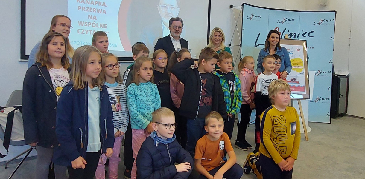 Pamiątkowe zdjęcie z Michałem Rusinkiem. Fot. Archiwum Lubiteki