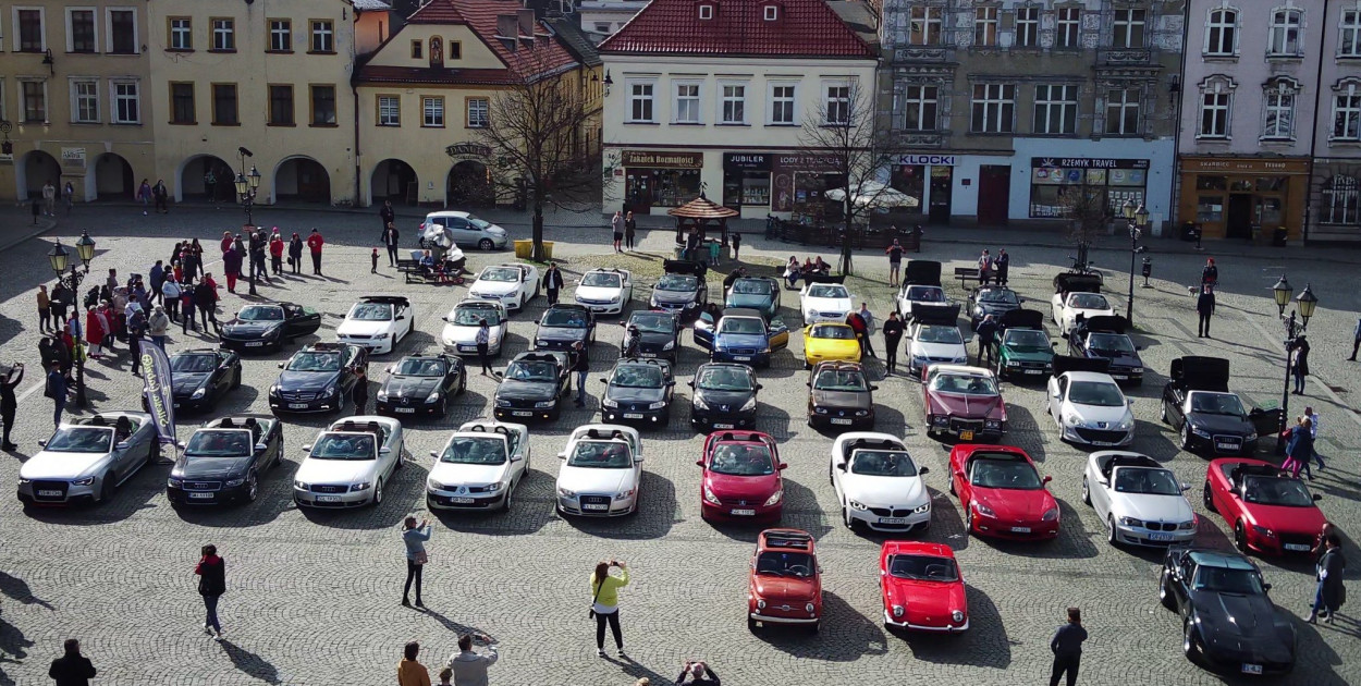 W ubiegłym roku miłośnicy kabrioletów byli w Tarnowskich Górach. Fot. Silesia Cabrio