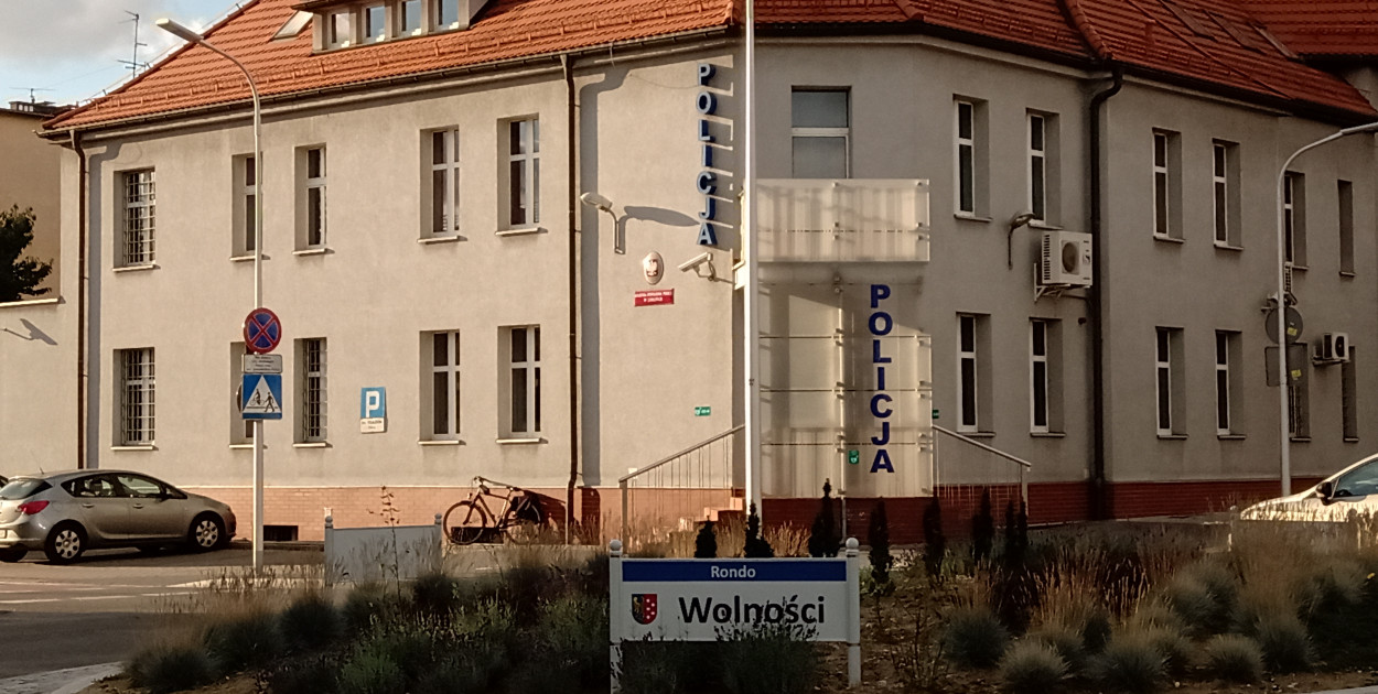 Policjanci z Lublińca zapraszają na dzień otwarty w komendzie. Fot. Agnieszka Reczkin