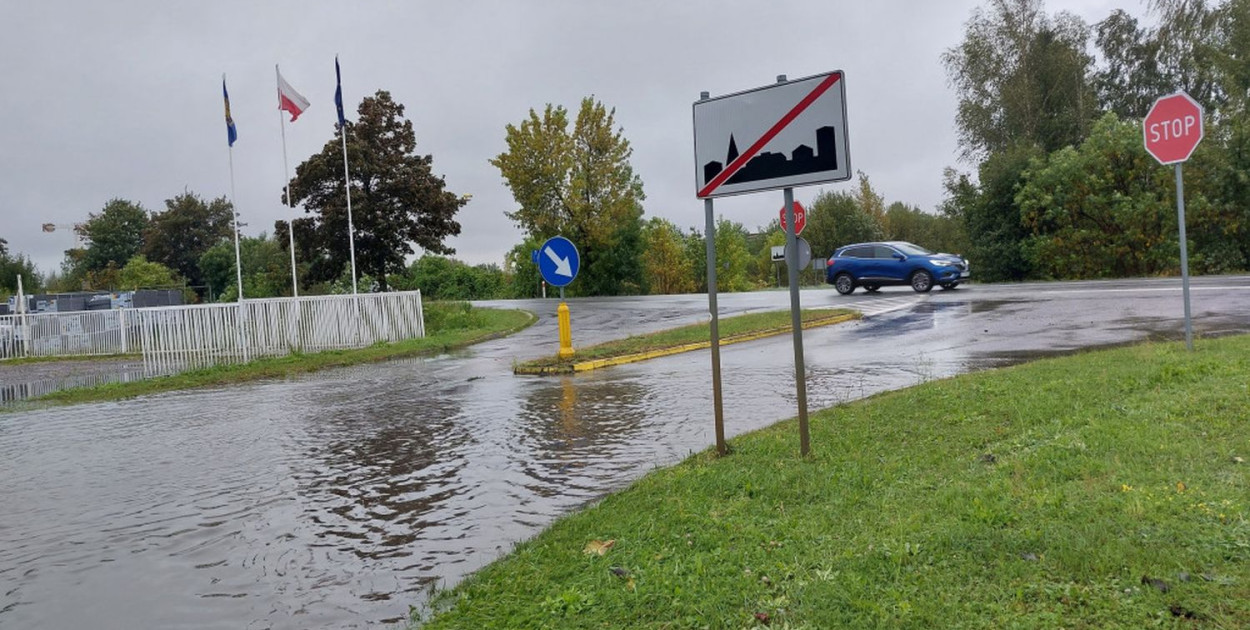 Jeżeli prognozy się sprawdzą, niektóre ulice mogą zostać zalane. Kierowcy też musza więc na siebie uważać. Zdjęcie ilustracyjne, fot. Agnieszka Reczkin
