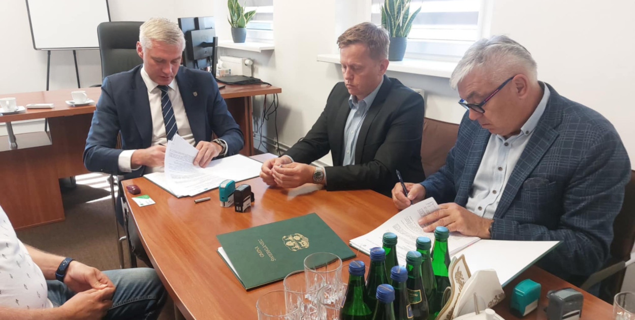 Gmina Świerklaniec podpisała umowę z firmą RPM z Lublińca. Fot. Archiwum UG Świerklaniec