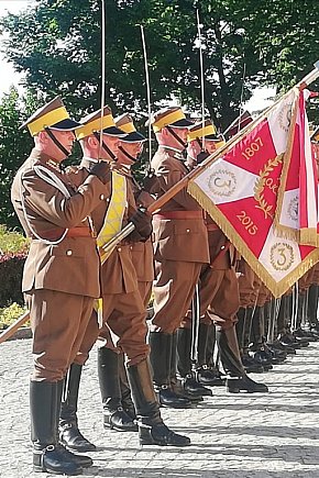 Koszęcin. Święto pułkowe i polonez-627