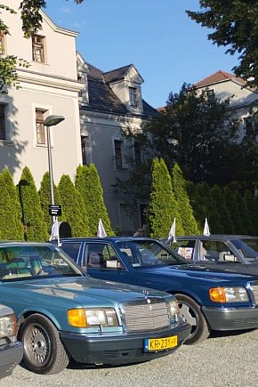 Zlot zabytkowych mercedesów. Baza w Zamku Lubliniec-631