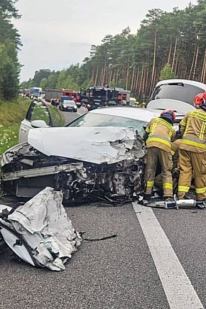 Lubliniec. Wypadek, poszkodowana kobieta w ciąży-661